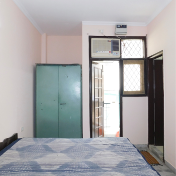 Room in 2 BHK Builder Floor at Malviya Nagar – for Rent