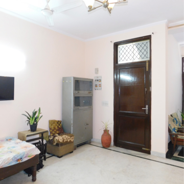 Living Room in 2 BHK Builder Floor at Malviya Nagar – for Rent
