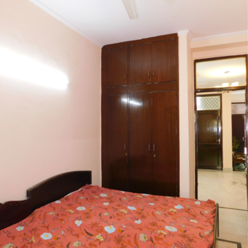 Bedroom in 2 BHK Builder Floor at Malviya Nagar – for Rent