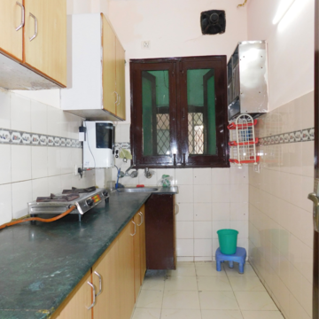 Kitchen in 2 BHK Builder Floor at Malviya Nagar – for Rent