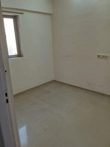 Bedroom in 2 BHK Apartment at Andheri West – for Rent