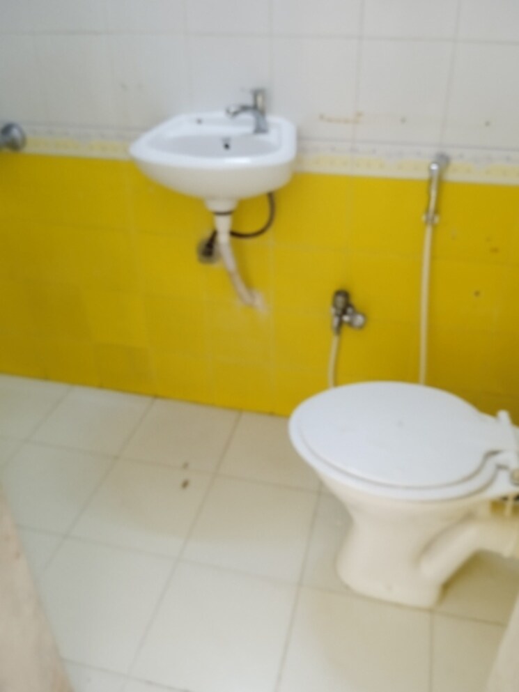 Bathroom, andheri west 2 Bedroom 825 Sq.Ft. Apartment In Andheri West Mumbai 8675846