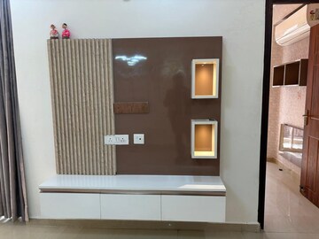 Furnished Amenities in 3 BHK Apartment at Rishita Manhattan, Gomti Nagar – for Rent