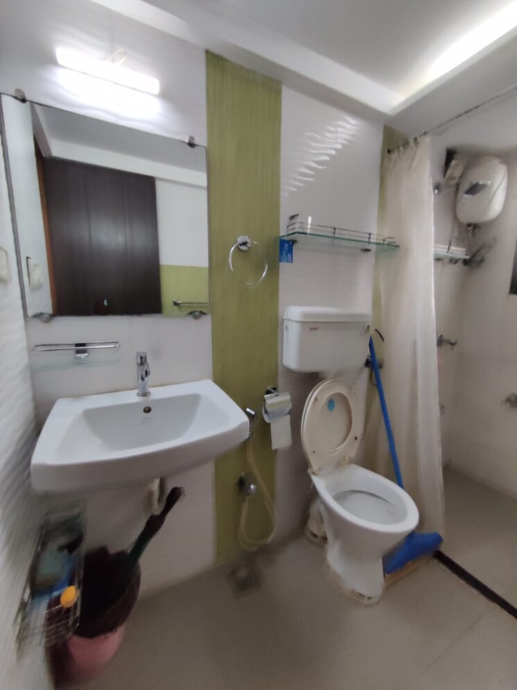 Bathroom, manish-sea-croft 2 Bedroom 780 Sq.Ft. Apartment In Bandra West Mumbai 8675863