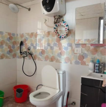 Team Area in 3 BHK Apartment at Gardenia Golf City, Noida Central – for Rent