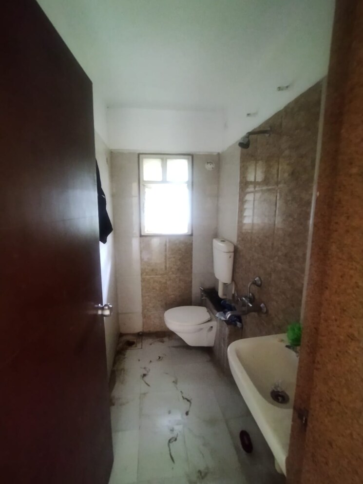 Bathroom, salunkhe vihar society 2 Bedroom 1200 Sq.Ft. Apartment In Salunkhe Vihar Society Pune 8675914