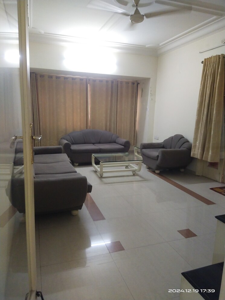 Living Room, renaisance-towers 3 Bedroom 2100 Sq.Ft. Apartment In Andheri West Mumbai 8675921