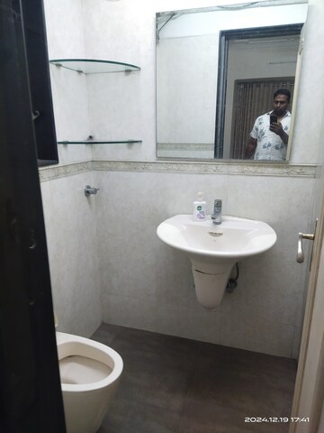 Bathroom in 3 BHK Apartment at Renaisance Towers, Andheri West – for Rent