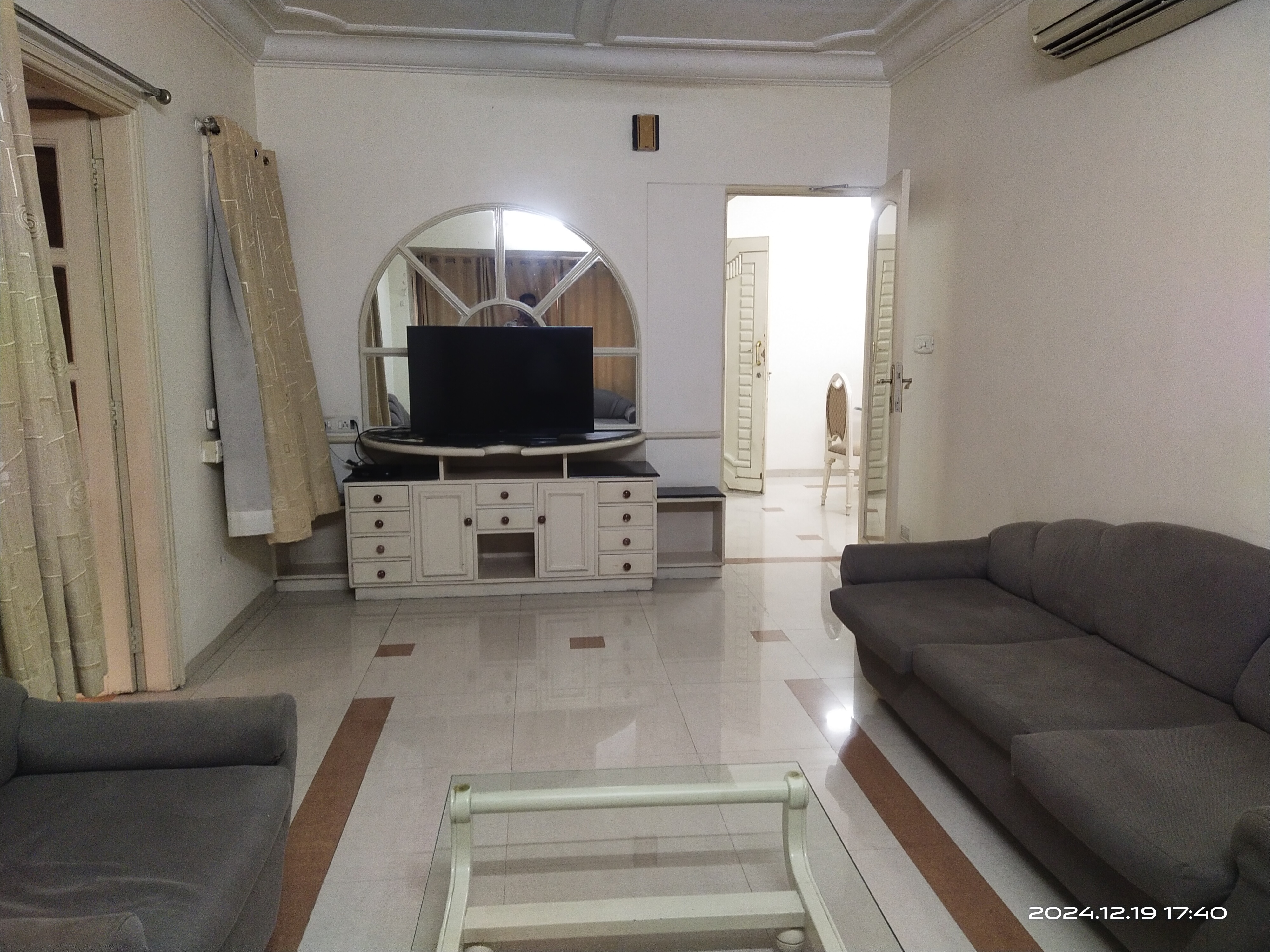 3 BHK + Servant Room 2100 Sq.Ft. Apartment in Renaisance Towers