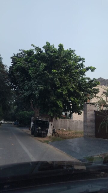 Parking in 3.5 BHK Independent House at Ansal Continental Villas, Sector 22 – for Sale