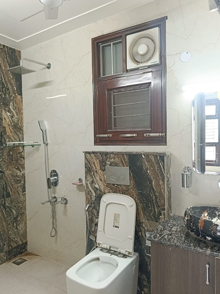 Bathroom, m3m-woodshire 3 Bedroom 1943 Sq.Ft. Apartment In Sector 107 Gurgaon 8675952
