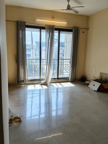 Room in 3 BHK Apartment at Sagar Avenue, Santacruz East – for Rent