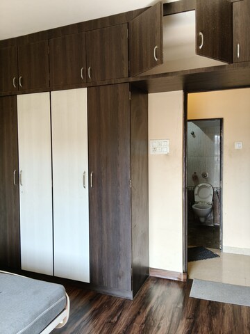 Room in 3 BHK Apartment at Sagar Avenue, Santacruz East – for Rent