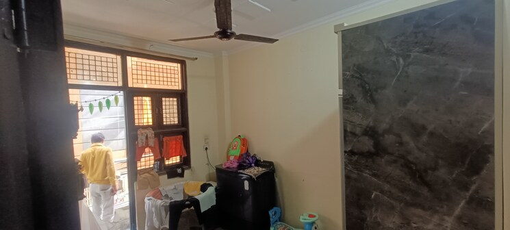 Other, dwarka mor 2 Bedroom 60 Sq.Yd. Builder Floor In Dwarka Mor Delhi 8676039