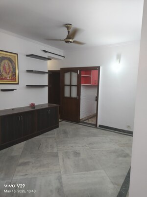 Room in 2 BHK Apartment at Sanskriti Apartments Gurgaon, Sector 43 – for Sale