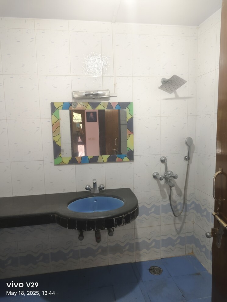 Bathroom, sanskriti-apartments-gurgaon 2 Bedroom 1450 Sq.Ft. Apartment In Sector 43 Gurgaon 8676025