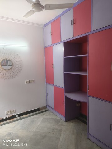 Room in 2 BHK Apartment at Sanskriti Apartments Gurgaon, Sector 43 – for Sale