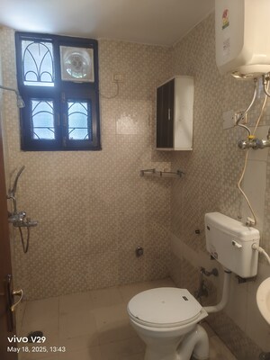 Bathroom in 2 BHK Apartment at Sanskriti Apartments Gurgaon, Sector 43 – for Sale