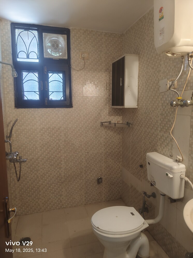 Bathroom, sanskriti-apartments-gurgaon 2 Bedroom 1450 Sq.Ft. Apartment In Sector 43 Gurgaon 8676025