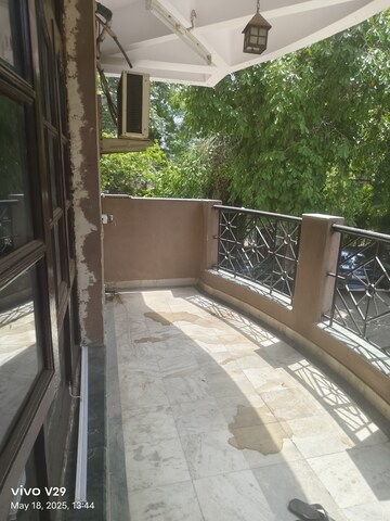 Balcony in 2 BHK Apartment at Sanskriti Apartments Gurgaon, Sector 43 – for Sale
