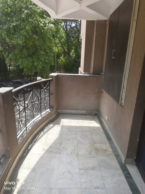 Balcony in 2 BHK Apartment at Sanskriti Apartments Gurgaon, Sector 43 – for Sale