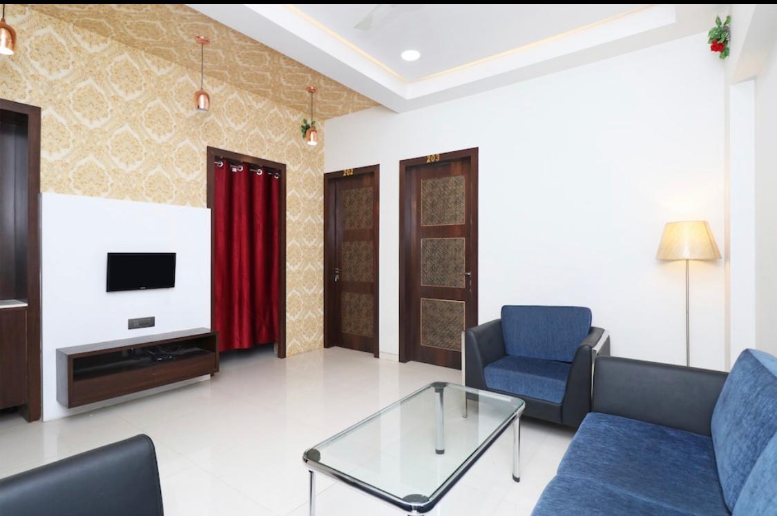 2 BHK + Extra Room Independent House For Rent in Gomti Nagar Vineet Khand 