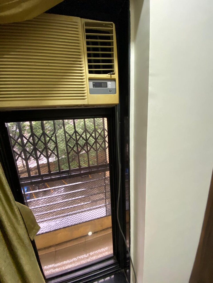 Room, lalani-residency 2 Bedroom 700 Sq.Ft. Apartment In Kavesar Thane 8676046