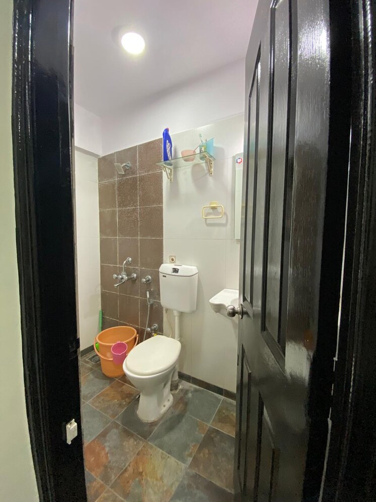 Bathroom, lalani-residency 2 Bedroom 700 Sq.Ft. Apartment In Kavesar Thane 8676046