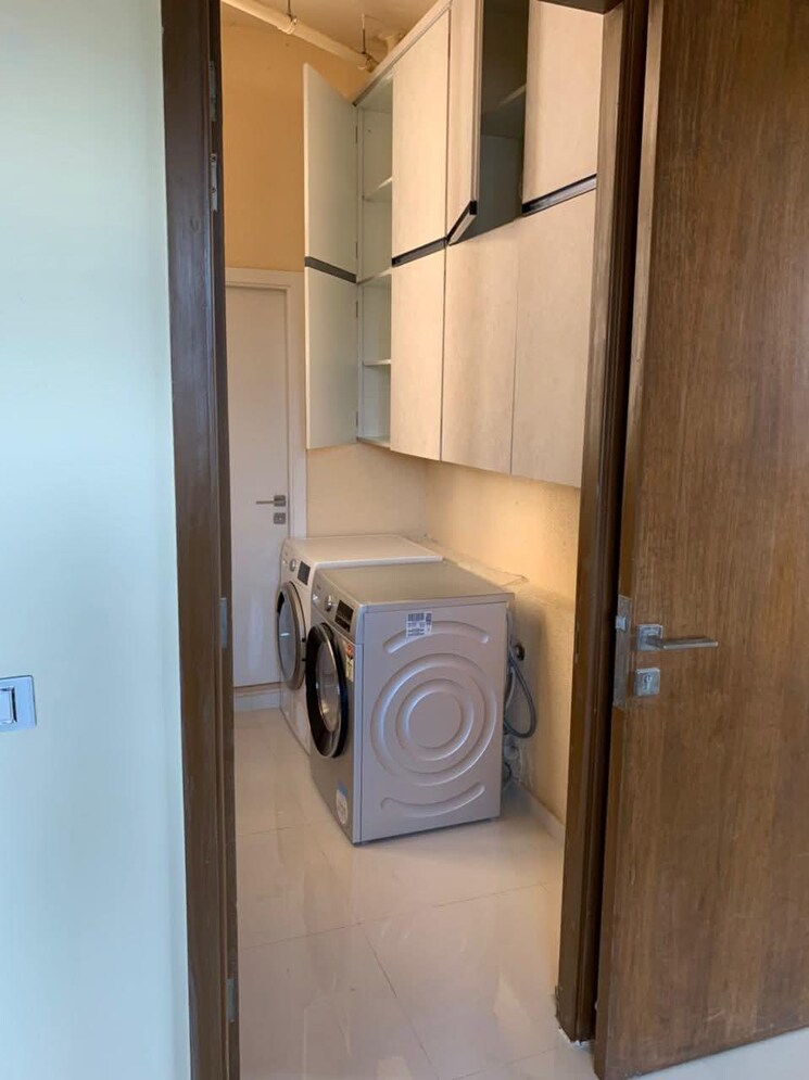 Bathroom, one-hiranandani-park-barrington 3 Bedroom 1265 Sq.Ft. Apartment In Ghodbunder Road Thane 8676051