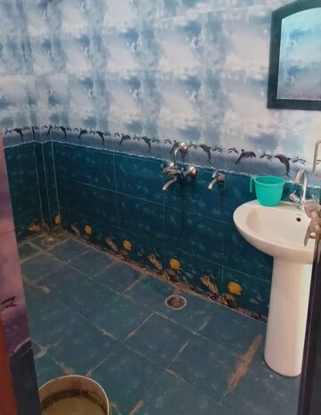 Swimming Pool in 2 BHK Villa at Aliganj – for Rent