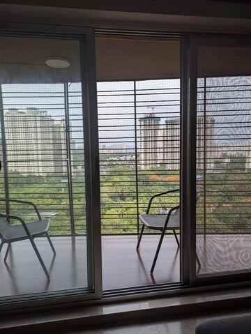 Room in 3 BHK Apartment at Kalpataru Hills Phase II, Manpada – for Rent