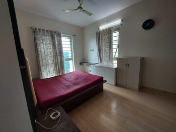 2 BHK Apartment For Rent in Sheth Vasant Lawns, Laxmi Nagar