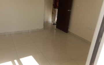 Room in 2 BHK Apartment at Puravankara Silversands, Mundhwa – for Rent