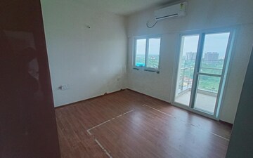 Room in 2 BHK Apartment at Puravankara Silversands, Mundhwa – for Rent