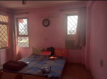Bedroom in 2 BHK Independent House at Aliganj – for Rent