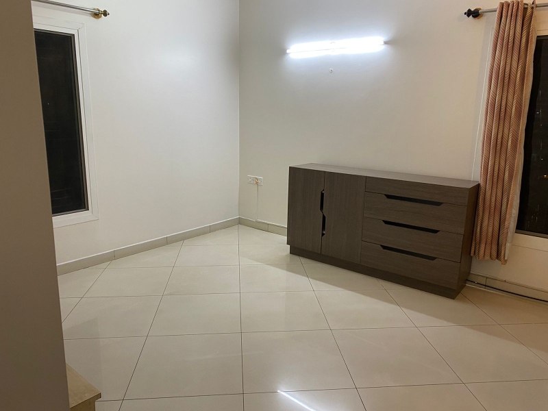 3 BHK + Servant Room Apartment For Rent in Mantri Lithos