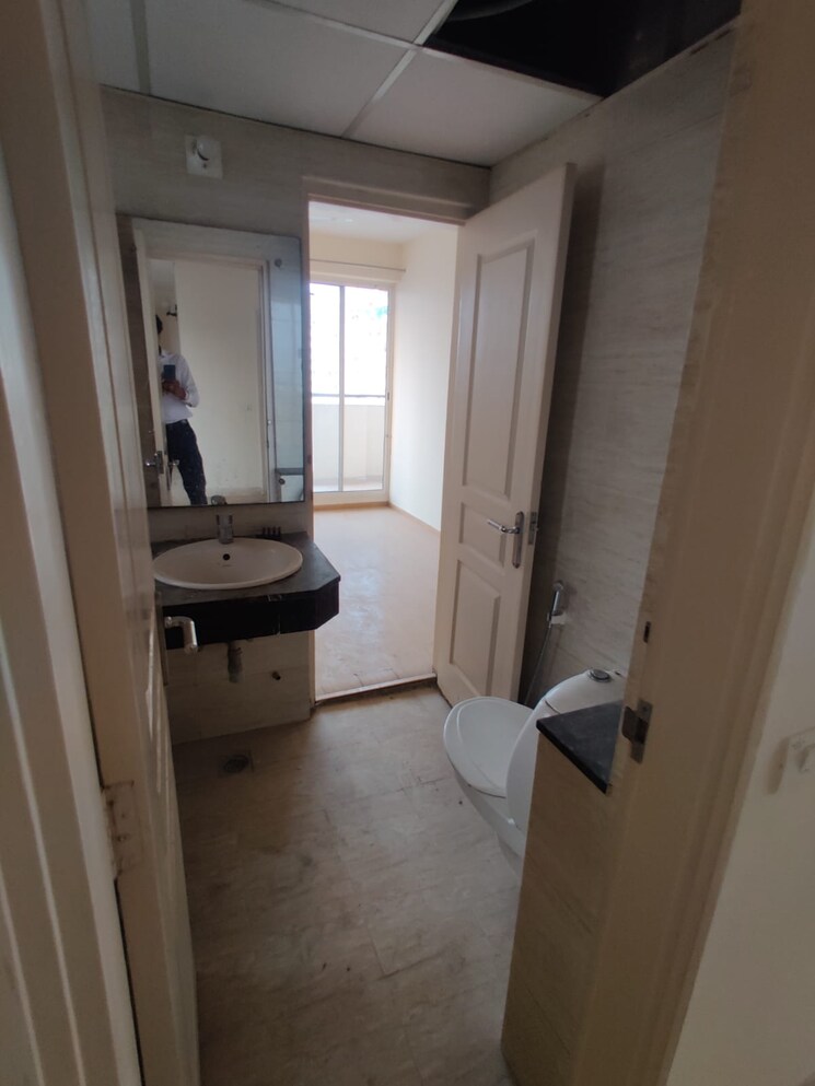 Bathroom, bestech-park-view-ananda 3 Bedroom 1660 Sq.Ft. Apartment In Sector 81 Gurgaon 8676189