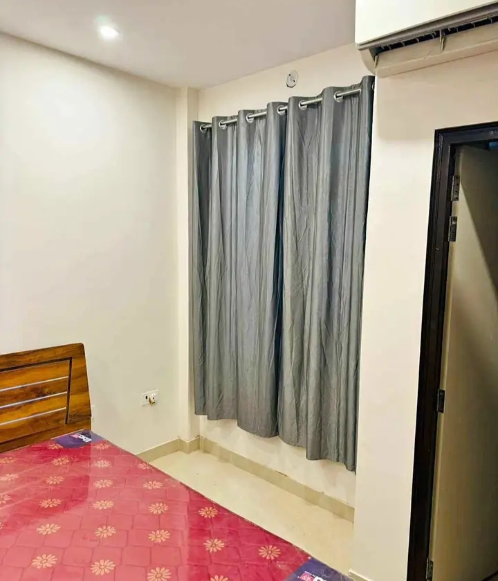 2 BHK + Servant Room Villa For Rent in Aliganj