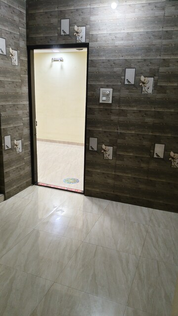 Room in 2 BHK Apartment at Vedant Commercial Complex, Vartak Nagar – for Sale