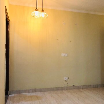 Room in 2 BHK Builder Floor at Sector 21 – for Rent