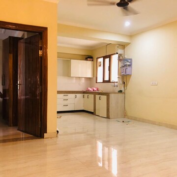 Room in 2 BHK Builder Floor at Sector 21 – for Rent