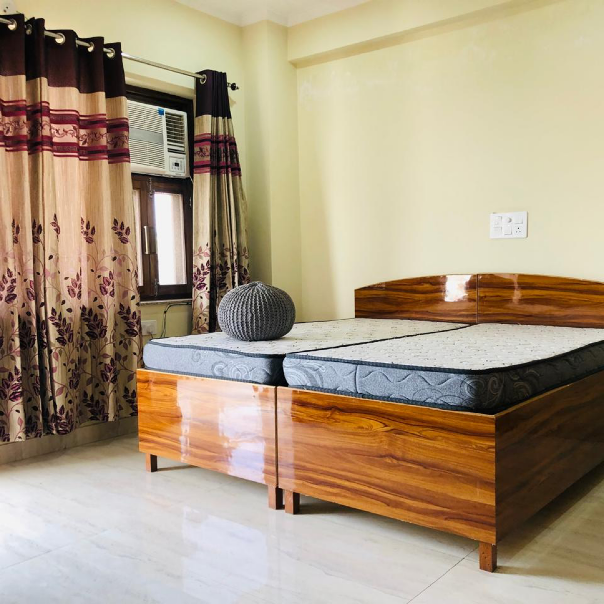 2 BHK + Pooja Room Builder Floor For Rent in Sector 21