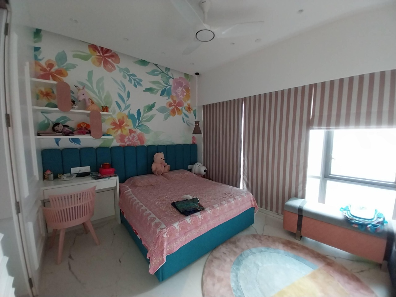 3 BHK + Servant Room Apartment For Rent in Lodha World View