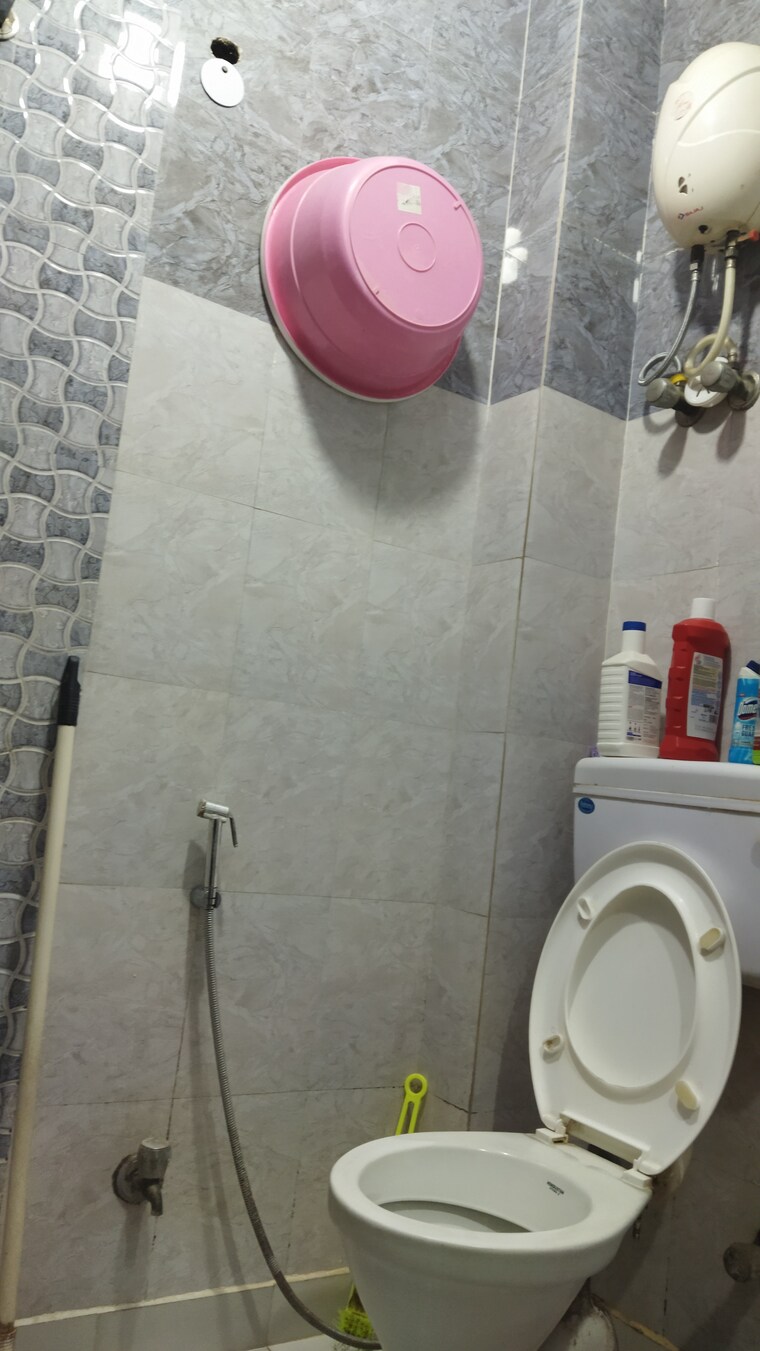 Bathroom, govindpuri 2 Bedroom 800 Sq.Ft. Builder Floor In Govindpuri Delhi 8676299
