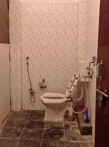 Bathroom in 2 BHK Villa at Aliganj – for Rent