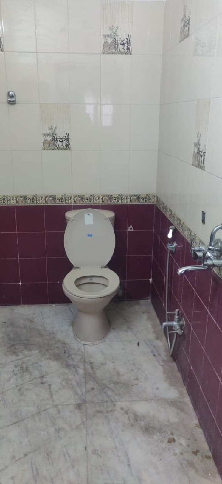 Bathroom, lotus-villa-banjara-hills 3 Bedroom 2200 Sq.Ft. Apartment In Banjara Hills Hyderabad 8676317