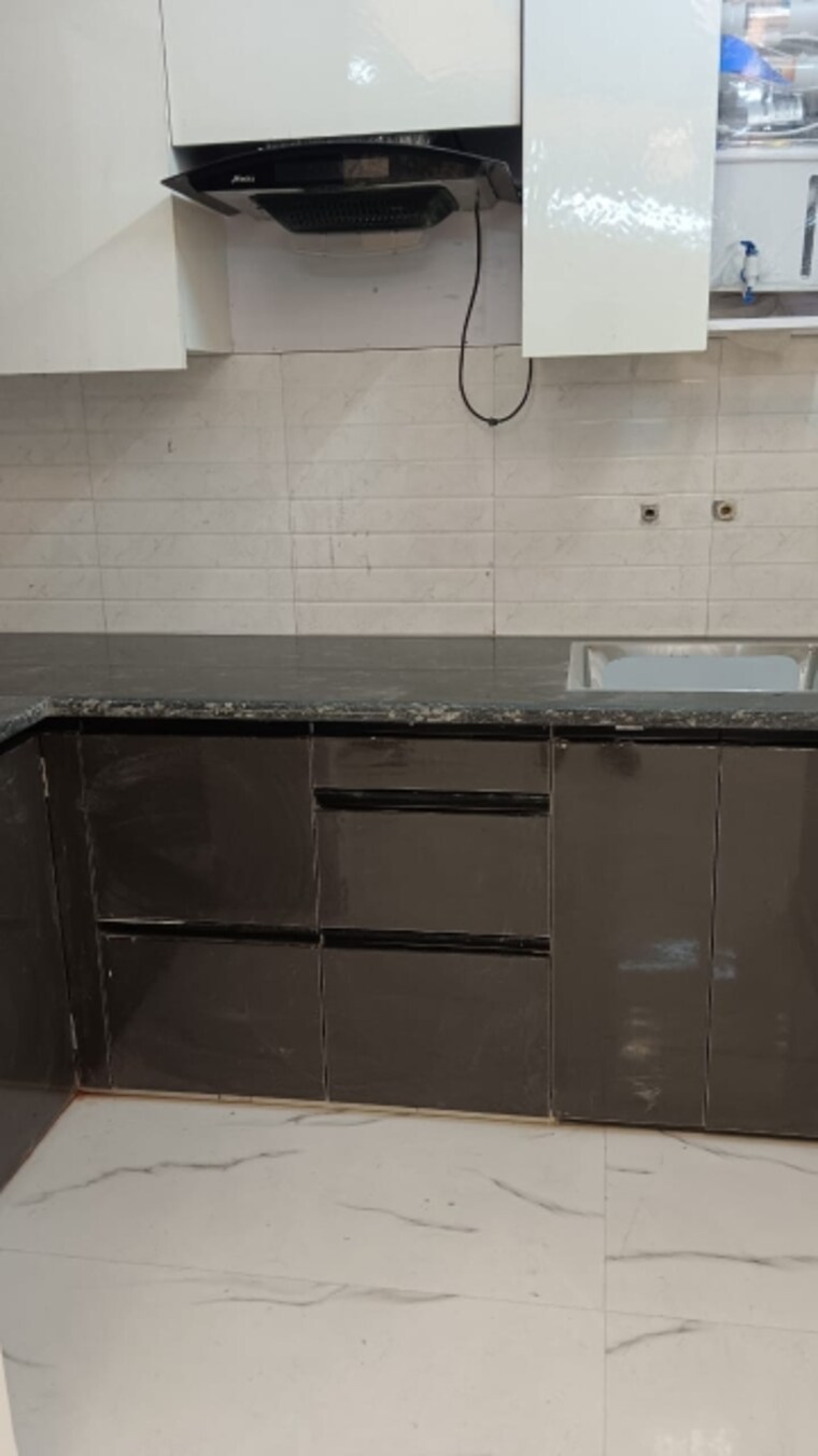 Kitchen, sector 73 2 Bedroom 940 Sq.Ft. Builder Floor In Sector 73 Noida 8676328