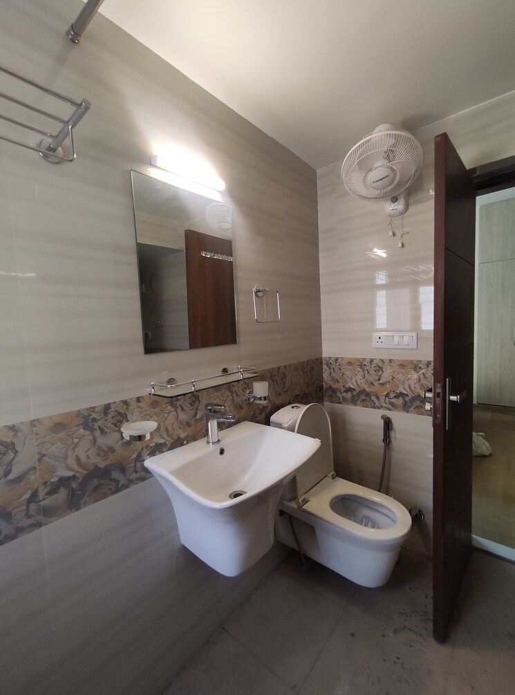 Attached Bathroom, vasant kunj 3 Bedroom 1600 Sq.Ft. Apartment In Vasant Kunj Delhi 8676428