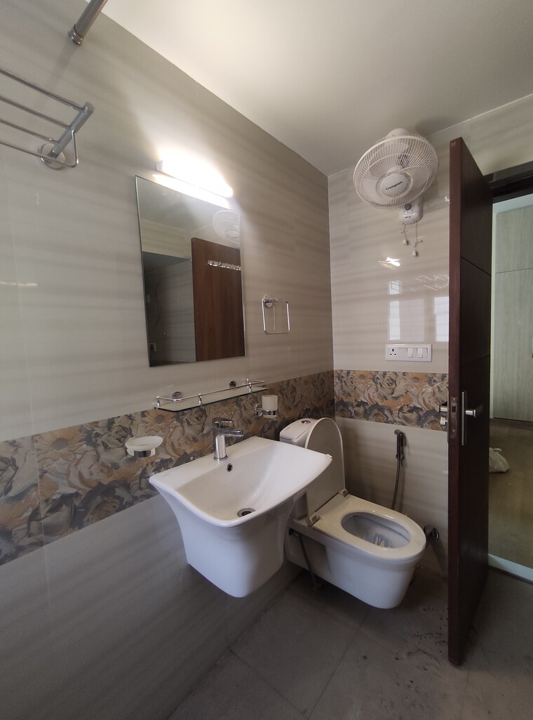 Attached Bathroom, vasant kunj 3 Bedroom 1600 Sq.Ft. Apartment In Vasant Kunj Delhi 8676428