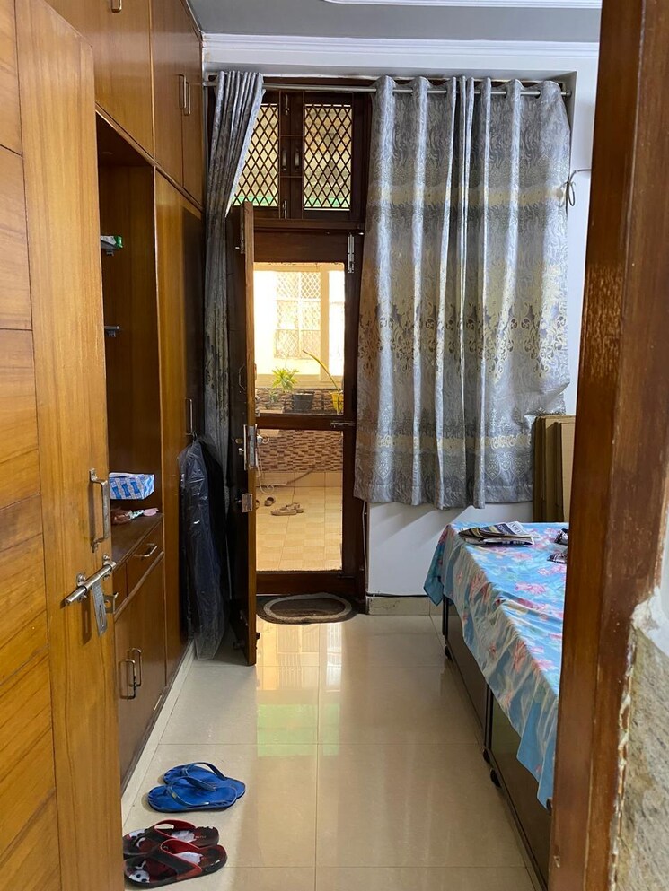 Bedroom, vasundhara enclave 3 Bedroom 1400 Sq.Ft. Apartment In Vasundhara Enclave Delhi 8676517